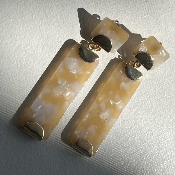 Club Monaco Yellow White Marble Earrings - Picture 1 of 5